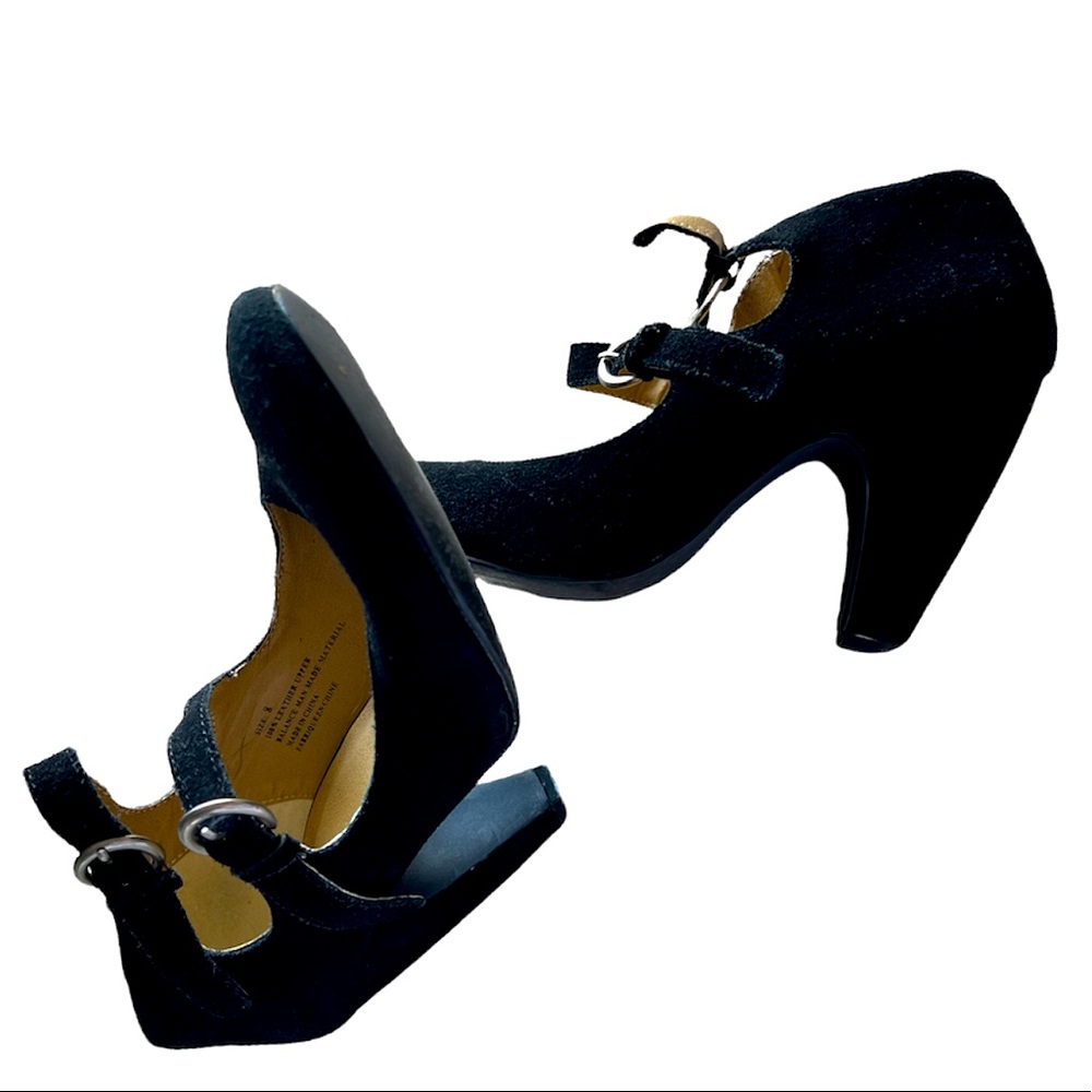 COPY - 🎄4x$50 👠 Urban Outfitters Suede Pumps With Straps